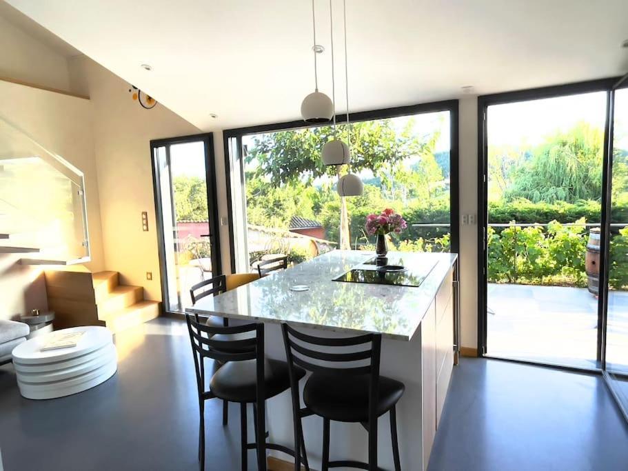 Gîte de charme pour couple avec sauna et jacuzzi extérieurs privatifs Peaugres Esterno foto