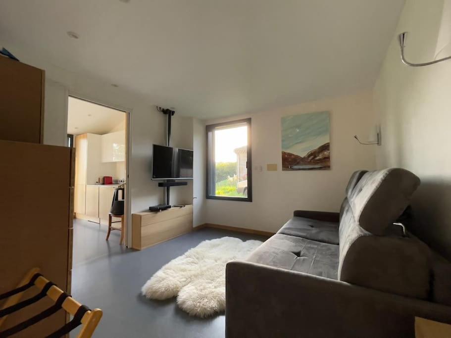 Gîte de charme pour couple avec sauna et jacuzzi extérieurs privatifs Peaugres Esterno foto
