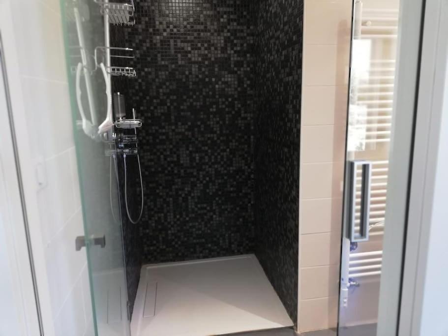 Gîte de charme pour couple avec sauna et jacuzzi extérieurs privatifs Peaugres Esterno foto