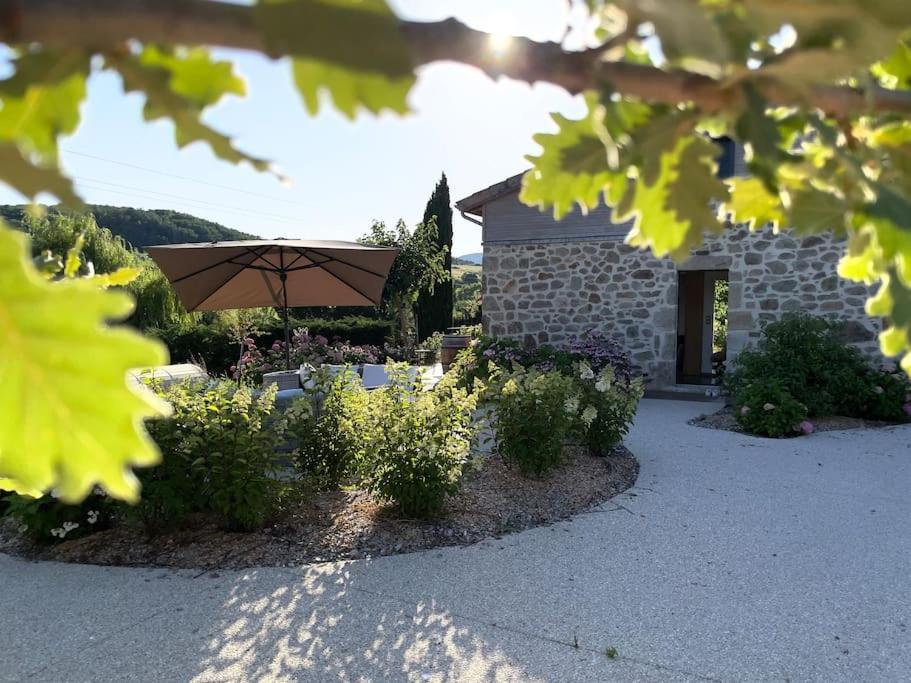 Gîte de charme pour couple avec sauna et jacuzzi extérieurs privatifs Peaugres Esterno foto