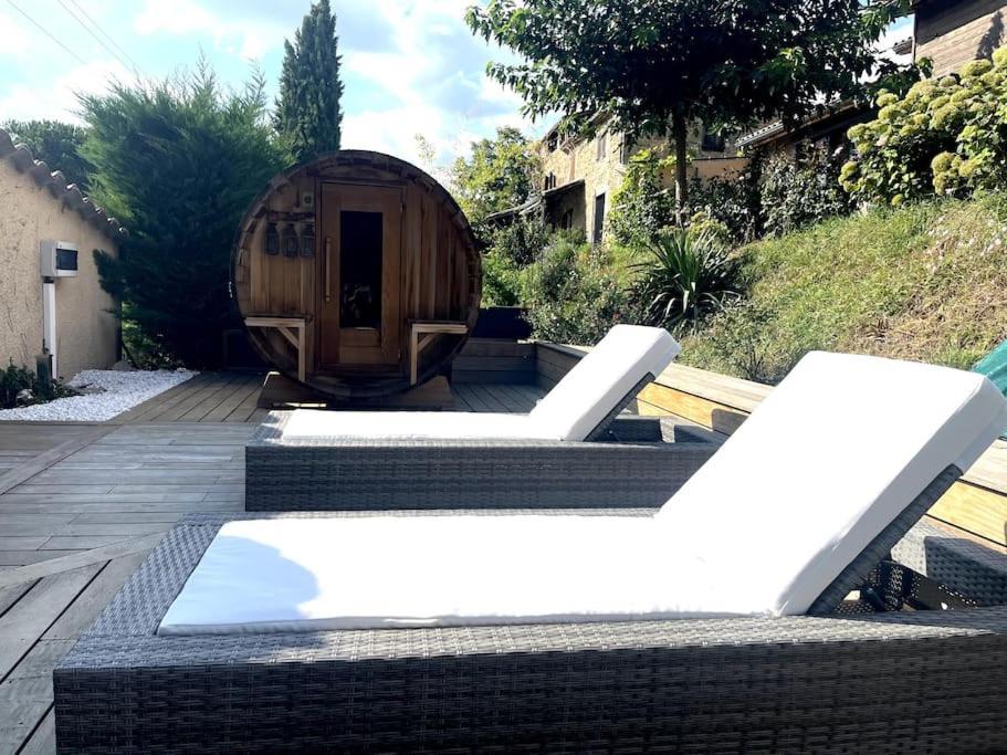 Gîte de charme pour couple avec sauna et jacuzzi extérieurs privatifs Peaugres Esterno foto