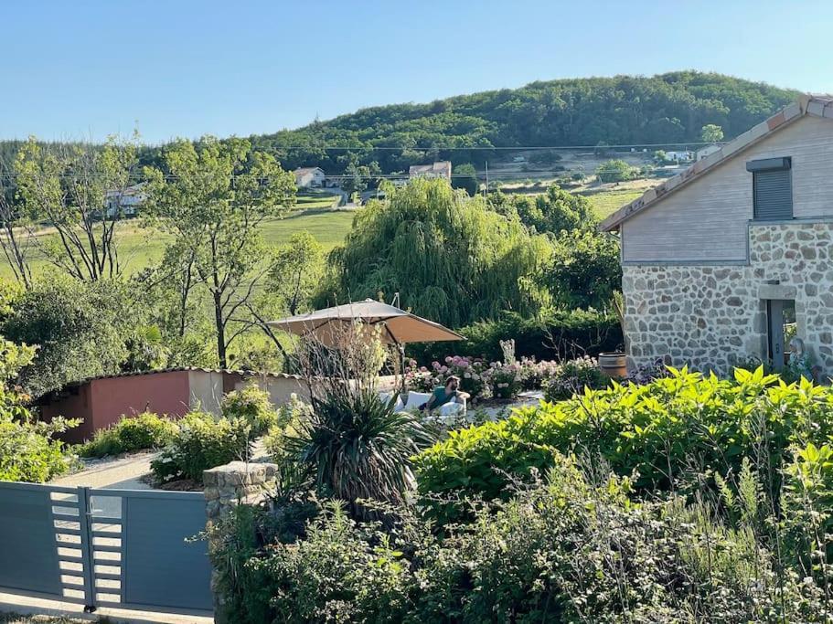 Gîte de charme pour couple avec sauna et jacuzzi extérieurs privatifs Peaugres Esterno foto