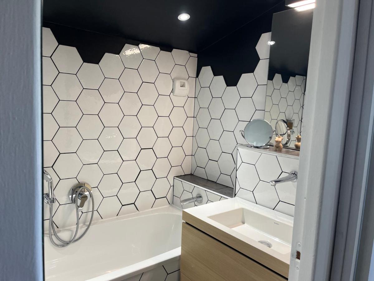 Gîte de charme pour couple avec sauna et jacuzzi extérieurs privatifs Peaugres Esterno foto